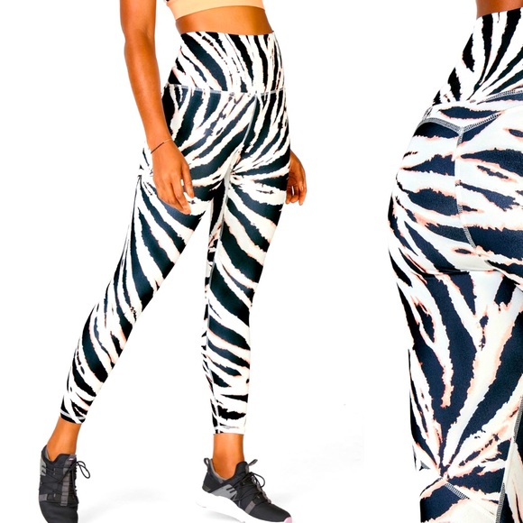 NWT Fabletics Pure Lux Ultra High Waisted Leggings SZ S - Picture 1 of 7